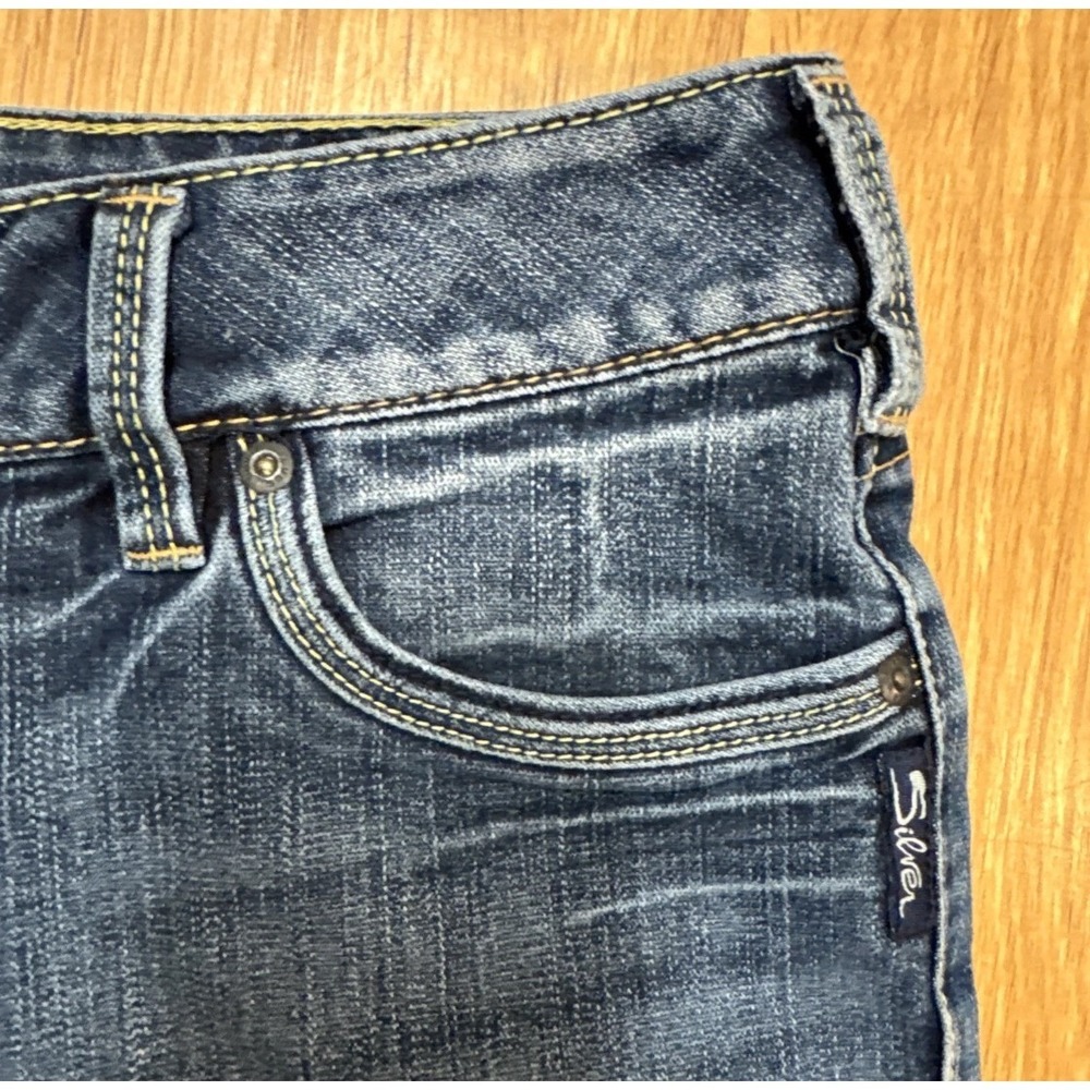 Silver Jeans Suki Denim Shorts Women 28 Blue Mid Rise Cut Off Embroidered Pocket - Picture 6 of 16